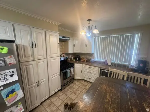 118 SHUMAN ST, East Carbon, UT 84520