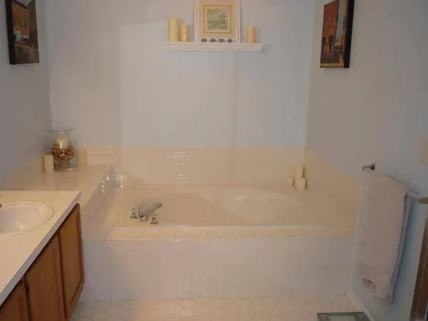 62 Fairmount Ave, Bridgewater Twp., NJ 08807