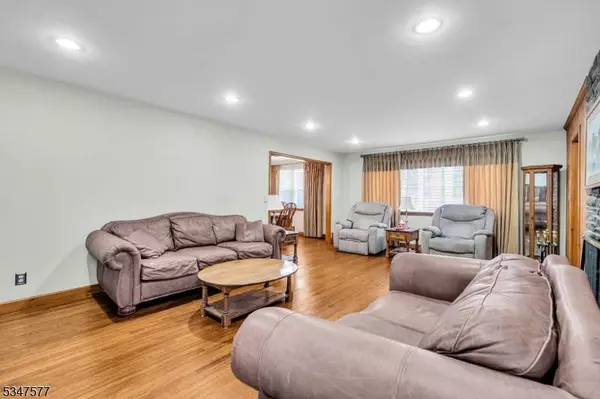 155 Rockview Ave, North Plainfield Boro, NJ 07060