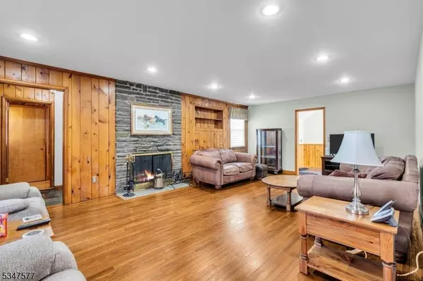 155 Rockview Ave, North Plainfield Boro, NJ 07060