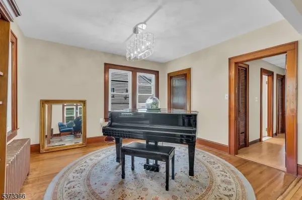 175 S Bridge St, Somerville Boro, NJ 08876