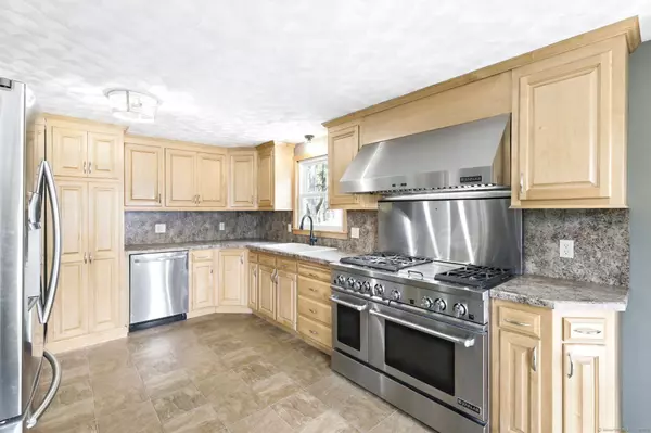 9 Peggy Lane, Enfield, CT 06082