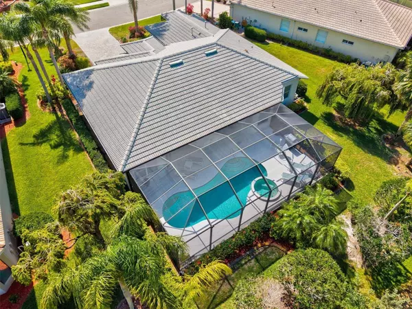 7582 CAMDEN HARBOUR DR, Bradenton, FL 34212