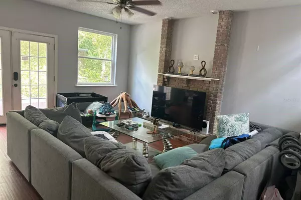 1935 HOLLY OAKS RAVINE DR, Jacksonville, FL 32225