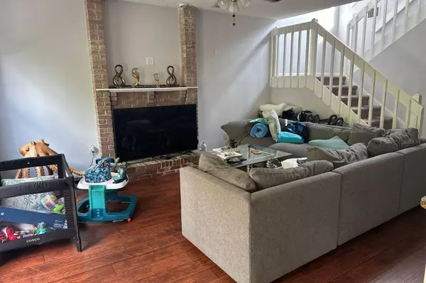 1935 HOLLY OAKS RAVINE DR, Jacksonville, FL 32225