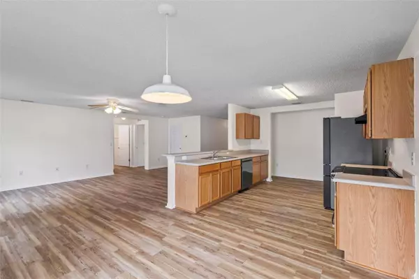 33 RALEIGH DR, Palm Coast, FL 32164