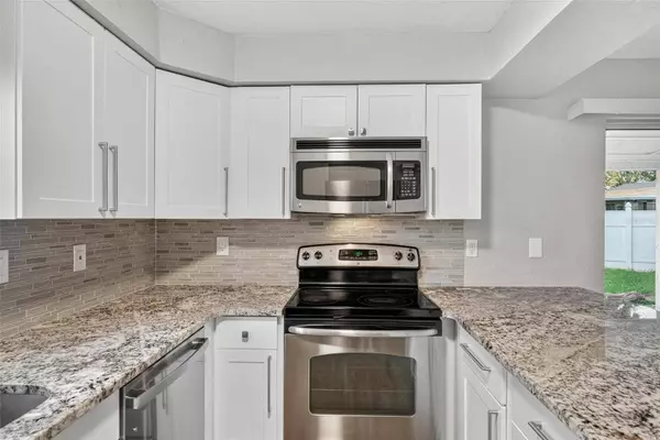 61 SUNNY SHORE DR, Ormond Beach, FL 32176