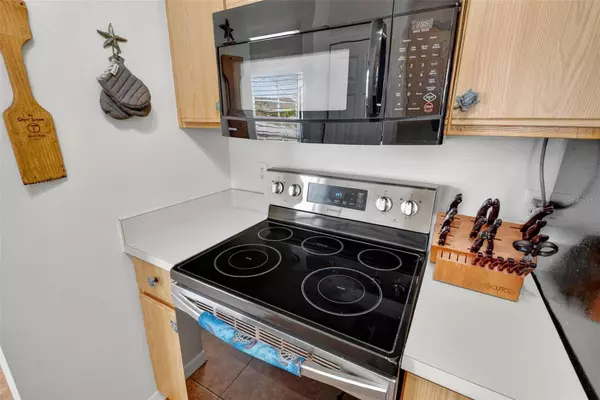 2443 AINSWORTH AVE, Deltona, FL 32738