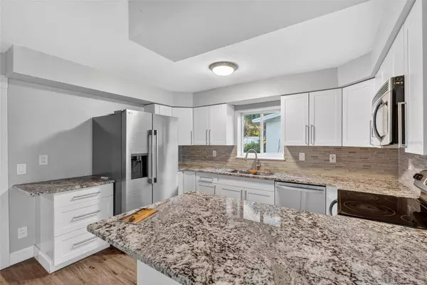 61 SUNNY SHORE DR, Ormond Beach, FL 32176