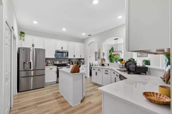 2 RIDGE RD, Palm Coast, FL 32137