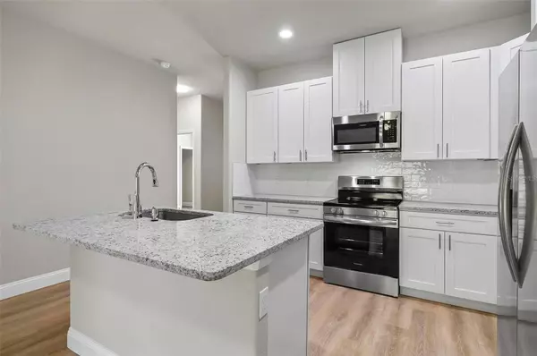 32 LOUISVILLE DR, Palm Coast, FL 32137