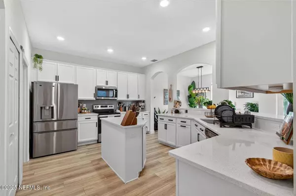 2 RIDGE RD, Palm Coast, FL 32137