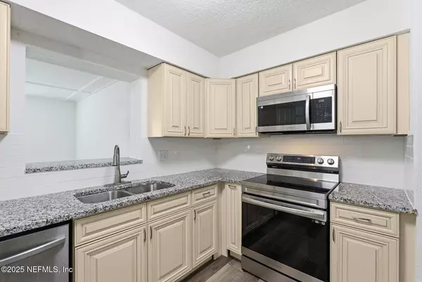 1598 3RD ST, Daytona Beach, FL 32117