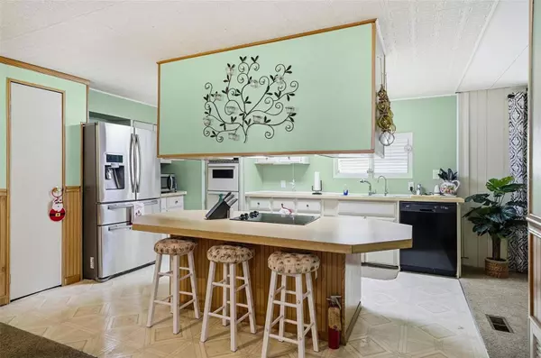 1605 BASS AVE, Seville, FL 32190