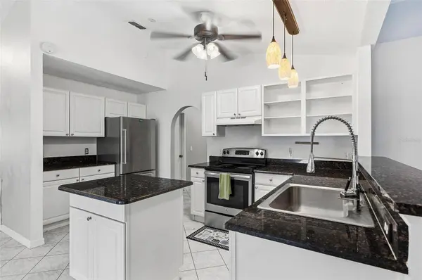 610 N SUMMIT AVE, Lake Helen, FL 32744