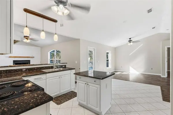 610 N SUMMIT AVE, Lake Helen, FL 32744