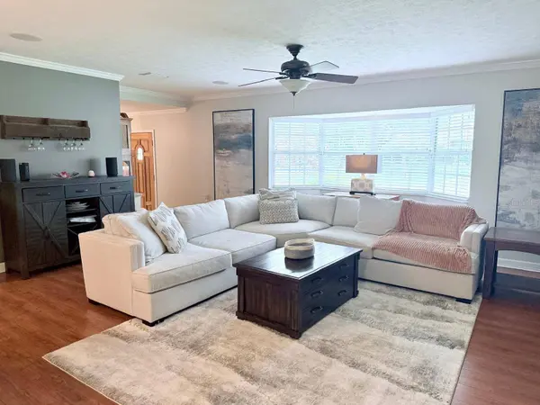 1310 BRANDONWOOD DR, Brandon, FL 33510