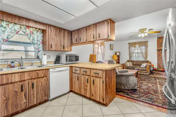2970 LAGOON AVE, Deltona, FL 32738