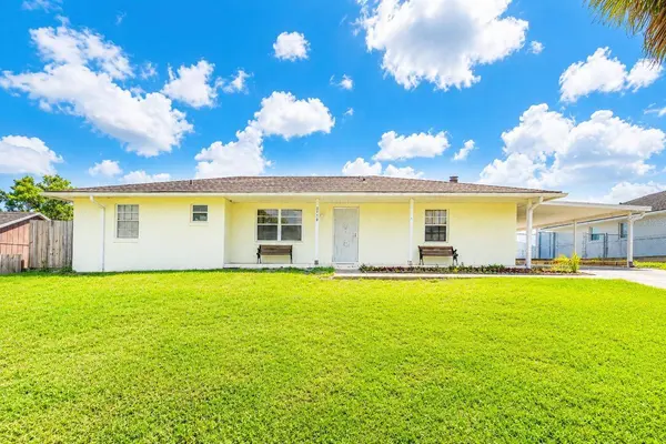 2970 LAGOON AVE, Deltona, FL 32738