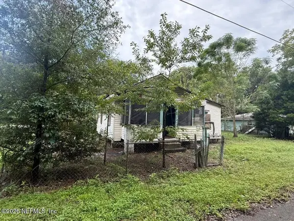 111 CEDAR AVE, Palatka, FL 32177