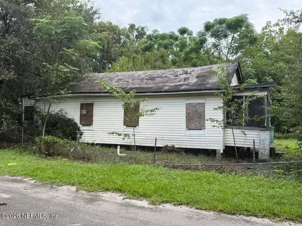 111 CEDAR AVE, Palatka, FL 32177