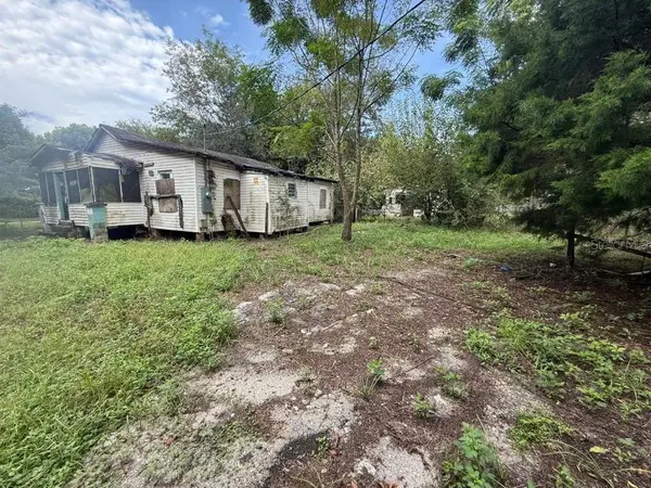 111 CEDAR AVE, Palatka, FL 32177
