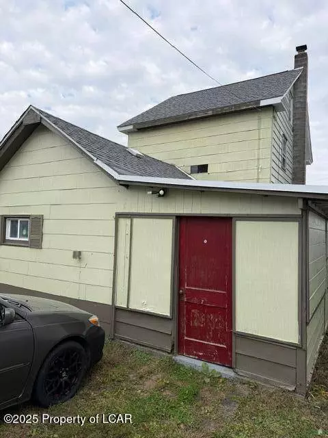 924 Pine Street, Freeland, PA 18224