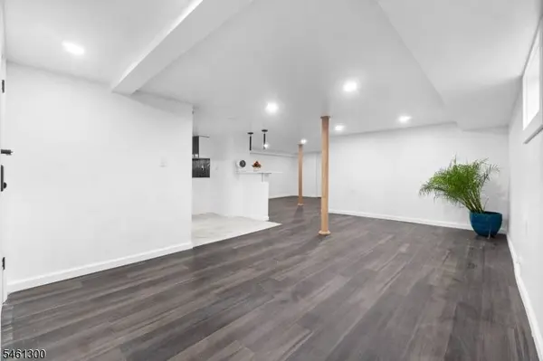 656 Park Ave, Elizabeth City, NJ 07208