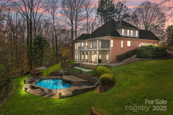 221 Colony DR, Mooresville, NC 28115