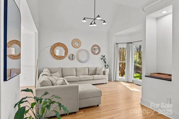 221 Colony DR, Mooresville, NC 28115