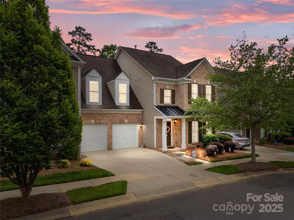 10206 Linksland DR, Huntersville, NC 28078