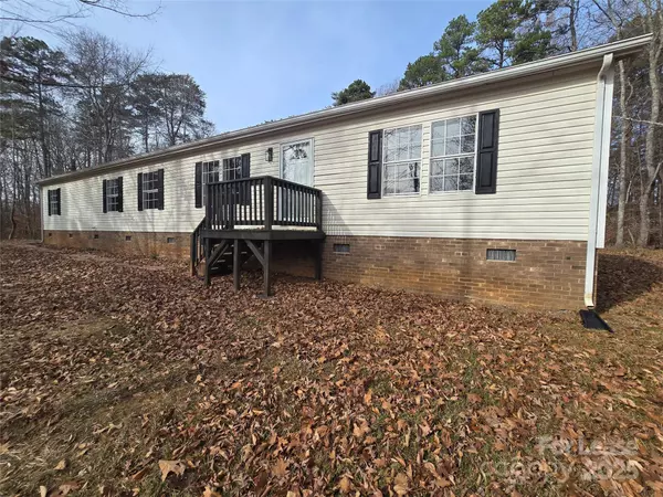 1219 Foxlaire DR, Denver, NC 28037