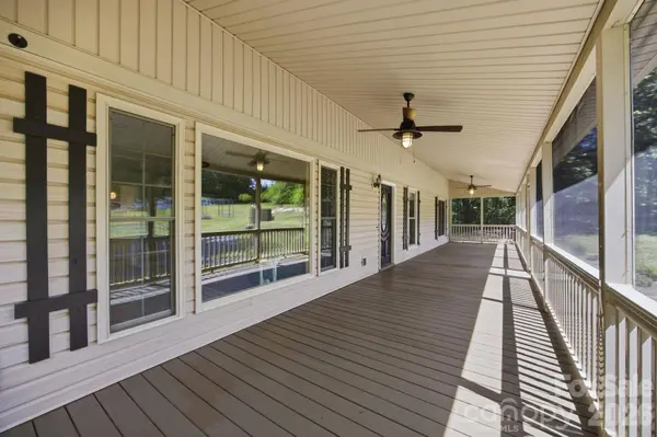 195 Azalea RD, Mooresville, NC 28115