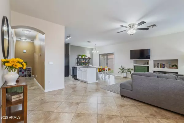 6228 S NASH Way, Chandler, AZ 85249