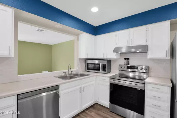 2334 W PERALTA Avenue, Mesa, AZ 85202