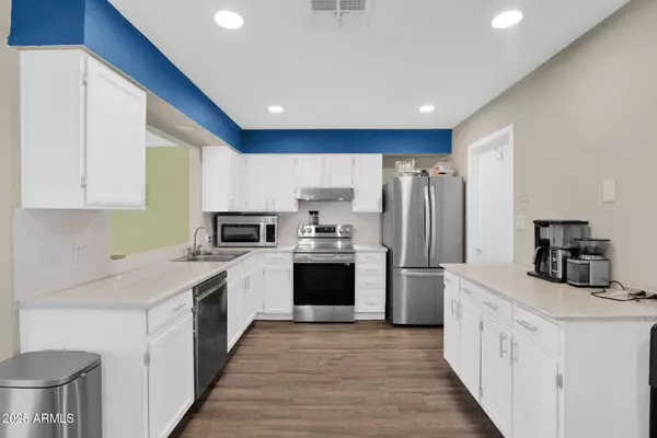 2334 W PERALTA Avenue, Mesa, AZ 85202