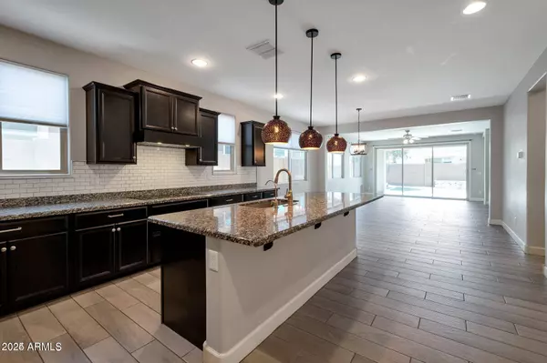 10519 E CORBIN Avenue, Mesa, AZ 85212