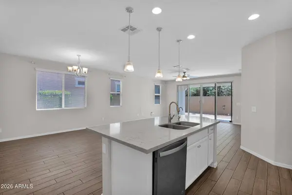 5712 S 28TH Street, Phoenix, AZ 85040