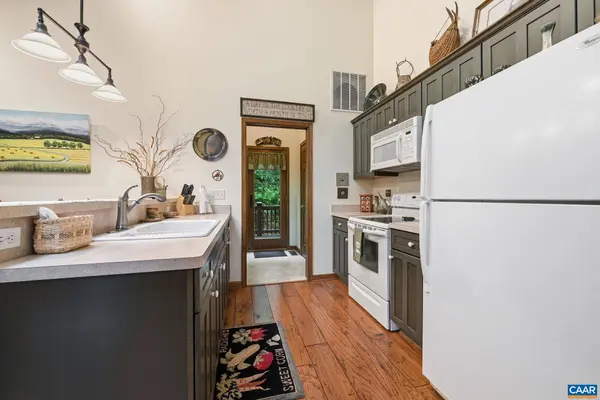 974 BULL YEARLING RD, Stanardsville, VA 22973