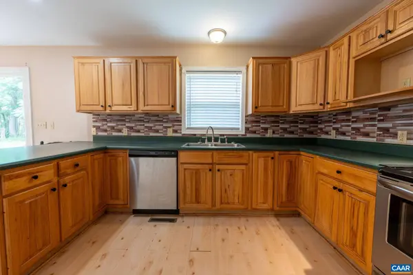 497 SUNSET DR, Stanardsville, VA 22973