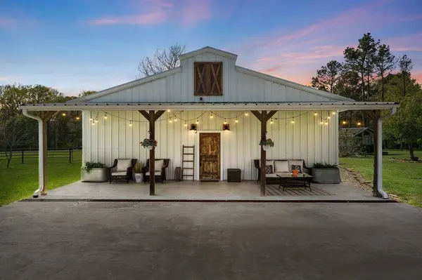 89 Long Horn LOOP, New Waverly, TX 77358