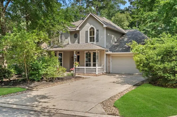 82 Sunlit Grove ST, The Woodlands, TX 77382