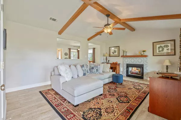 71 Long Horn LOOP, New Waverly, TX 77358