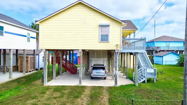906 Meynig DR, Crystal Beach, TX 77650