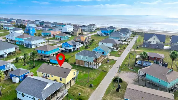 906 Meynig DR, Crystal Beach, TX 77650