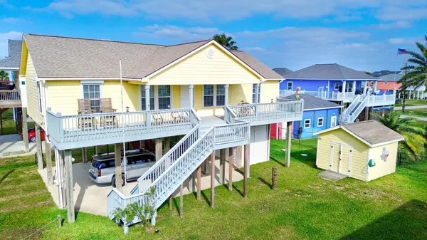906 Meynig DR, Crystal Beach, TX 77650