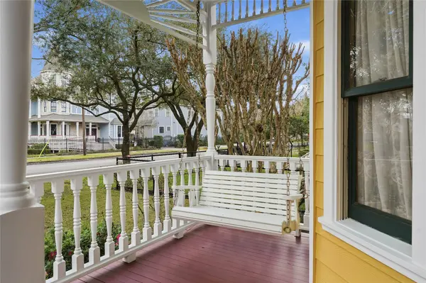 619 E 7th 1/2 ST, Houston, TX 77007