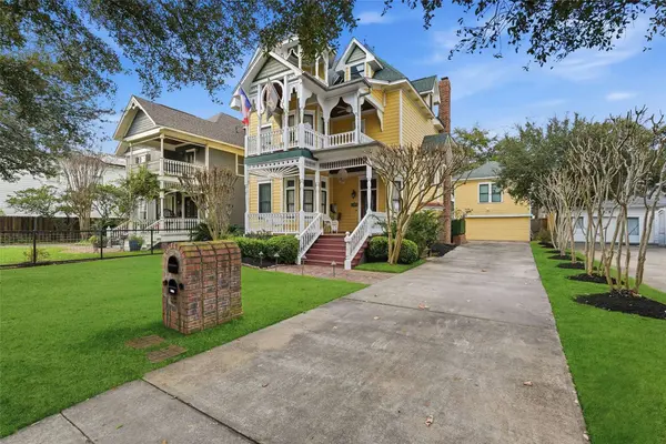 619 E 7th 1/2 ST, Houston, TX 77007