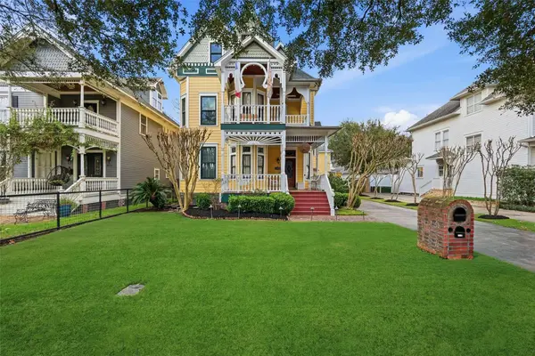 619 E 7th 1/2 ST, Houston, TX 77007