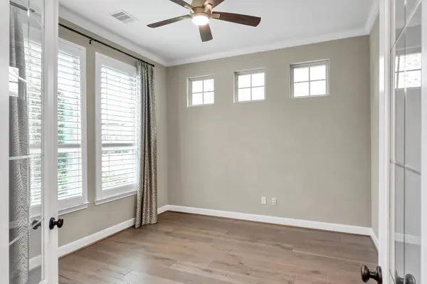 107 Grove Clover LN, Montgomery, TX 77316